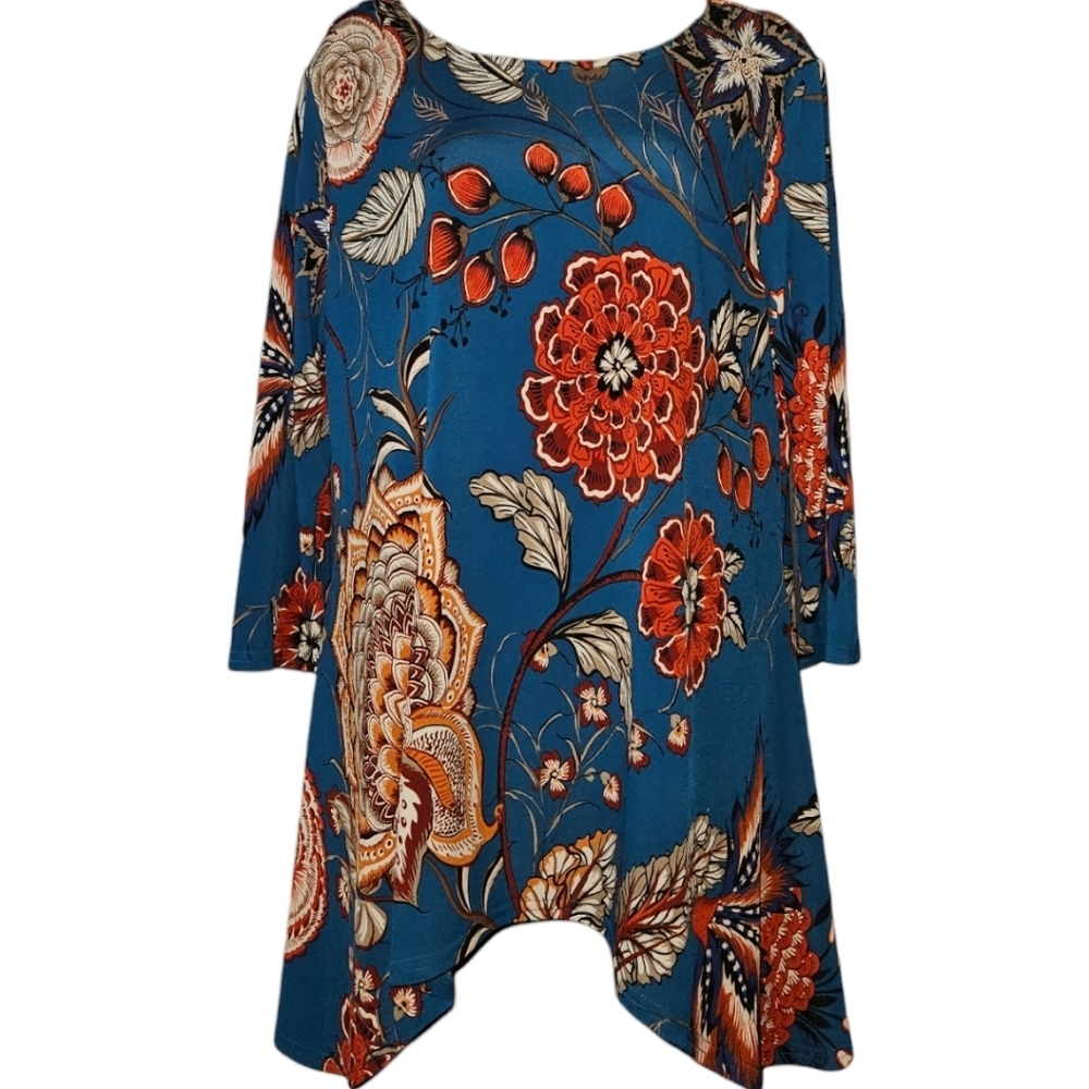 NWT Kaktus Floral Quarter Length Top